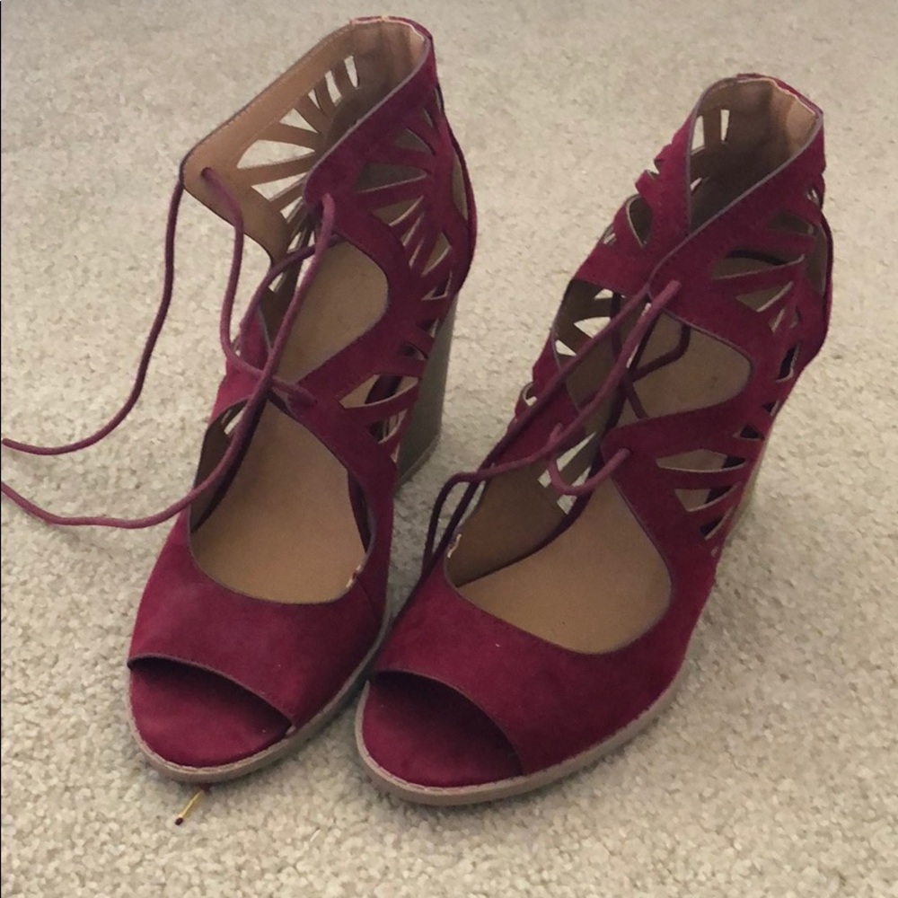 Heels - Picture 2 of 3